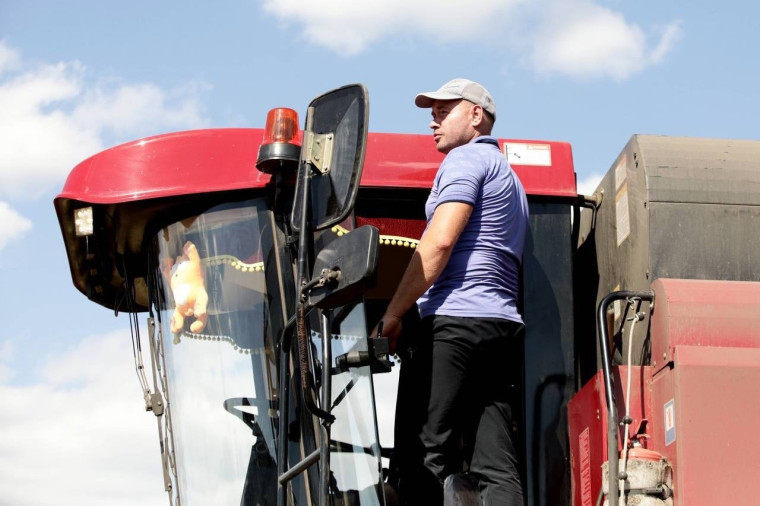 За высокую урожайность — новая сельхозтехника.